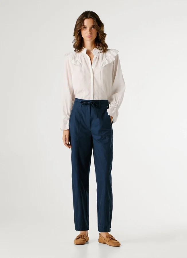 Gerade Hose mit Gürtel Gerade Hose mit Gürtel