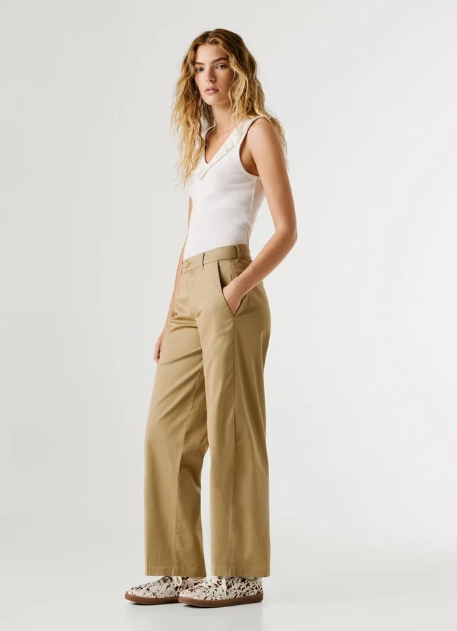 Gerade Hose mit mittlerer Leibhöhe Gerade Hose mit mittlerer Leibhöhe