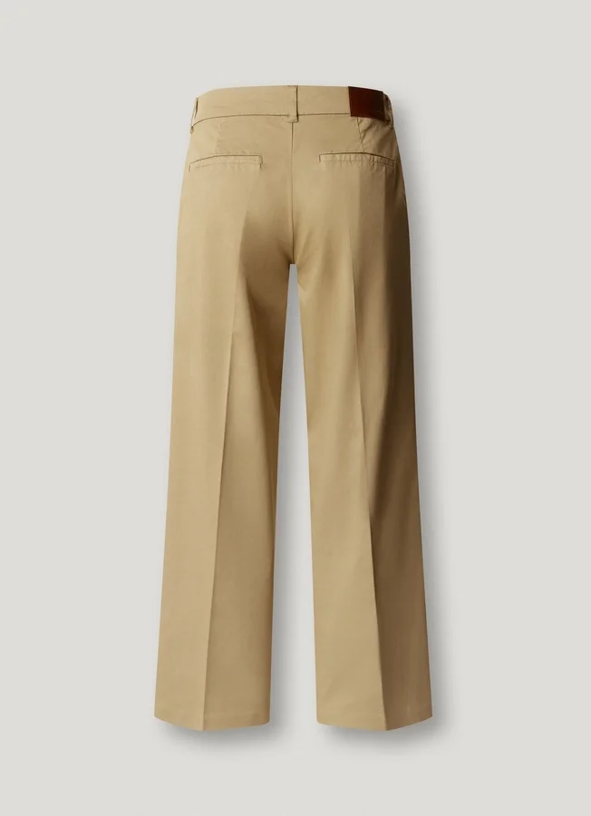 Gerade Hose mit mittlerer Leibhöhe Gerade Hose mit mittlerer Leibhöhe