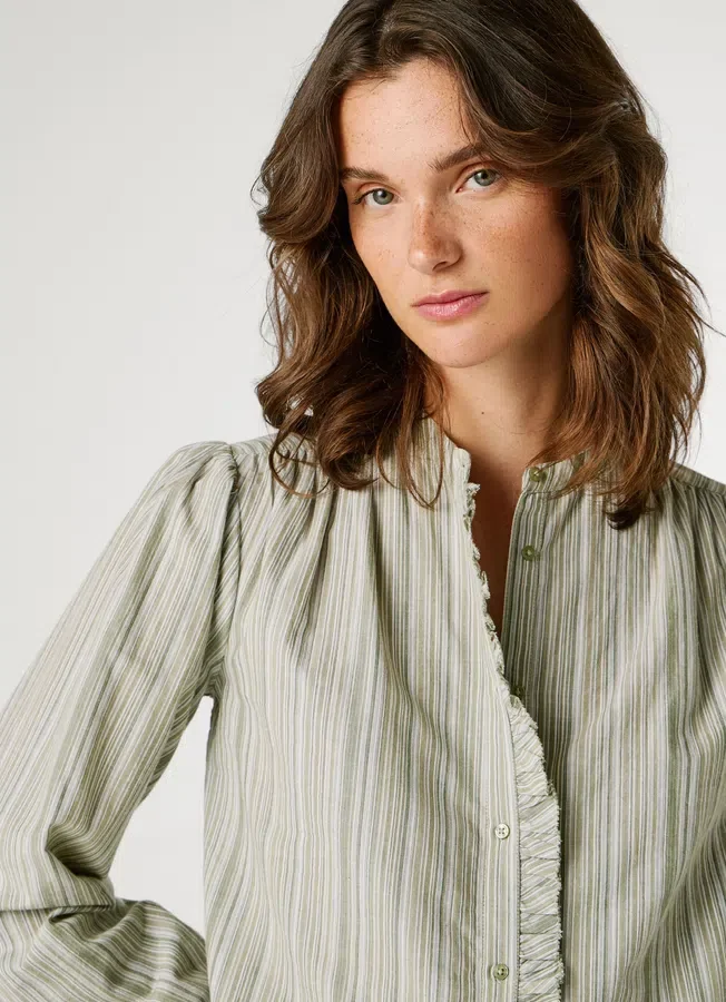 Gestreifte Bluse mit Stehkragen Gestreifte Bluse mit Stehkragen
