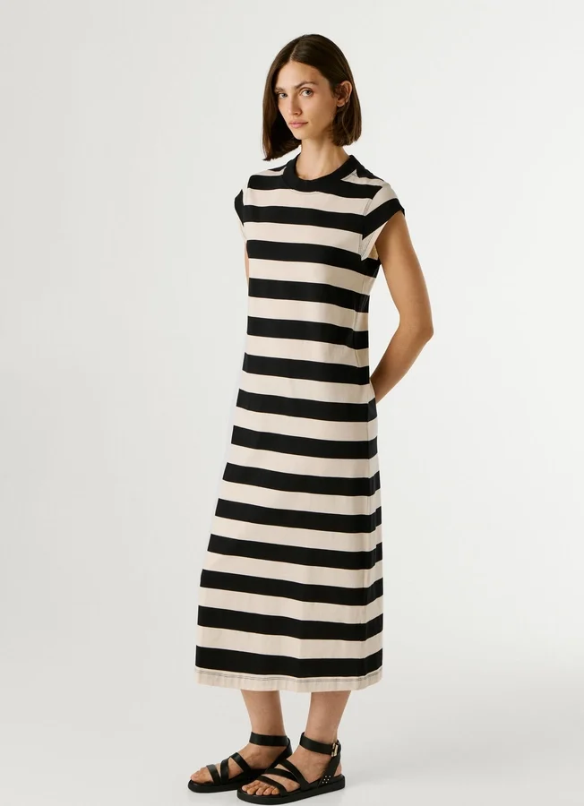Gestreiftes Midikleid Gestreiftes Midikleid