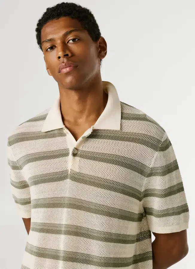 Gestreiftes Strick-Polo Gestreiftes Strick-Polo