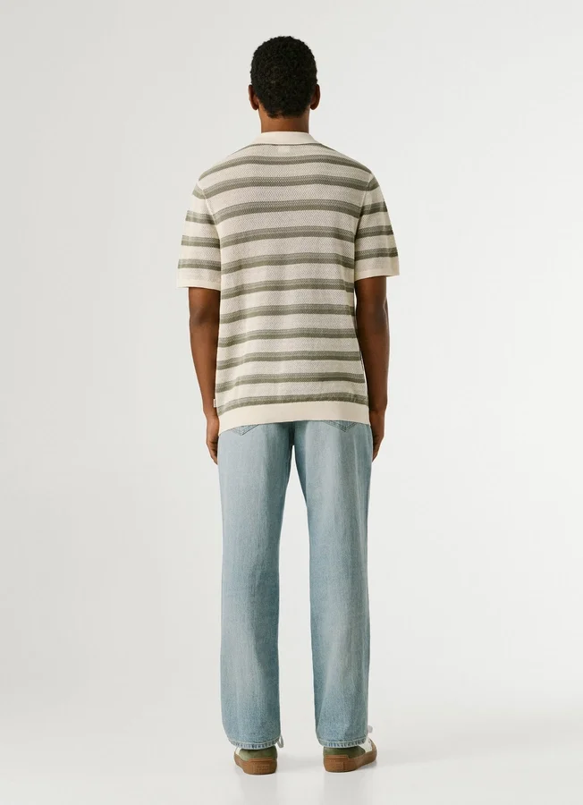 Gestreiftes Strick-Polo Gestreiftes Strick-Polo