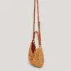Halbmondförmige Raffia-Handtasche