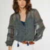 Halbtransparente Bluse mit Rüschen
