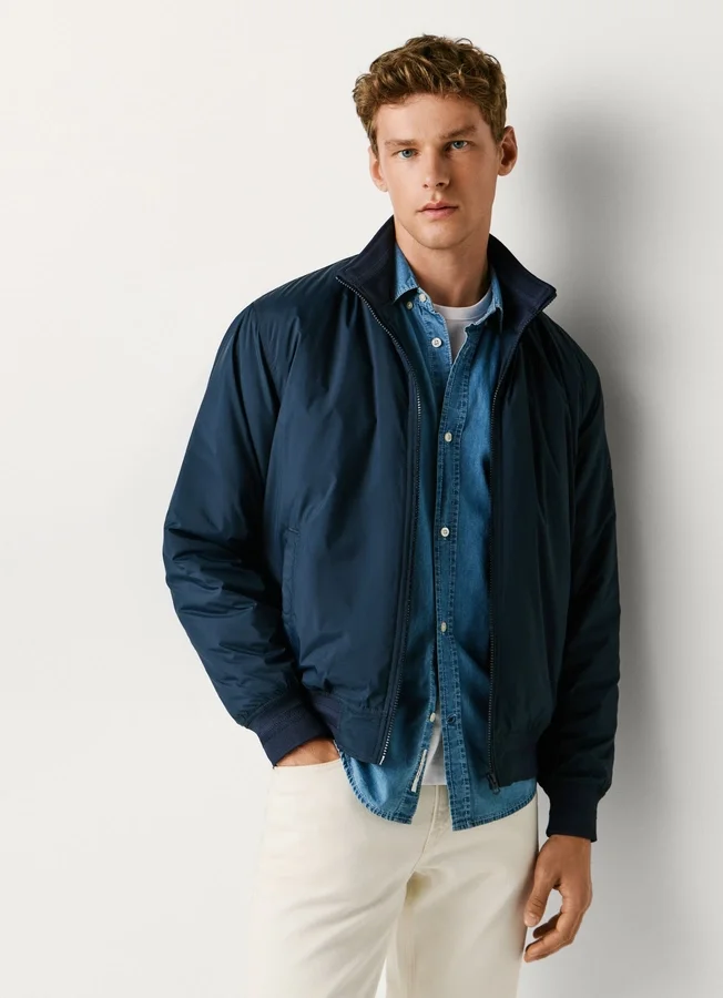 Harrington-Jacke mit hohem Kragen Harrington-Jacke mit hohem Kragen