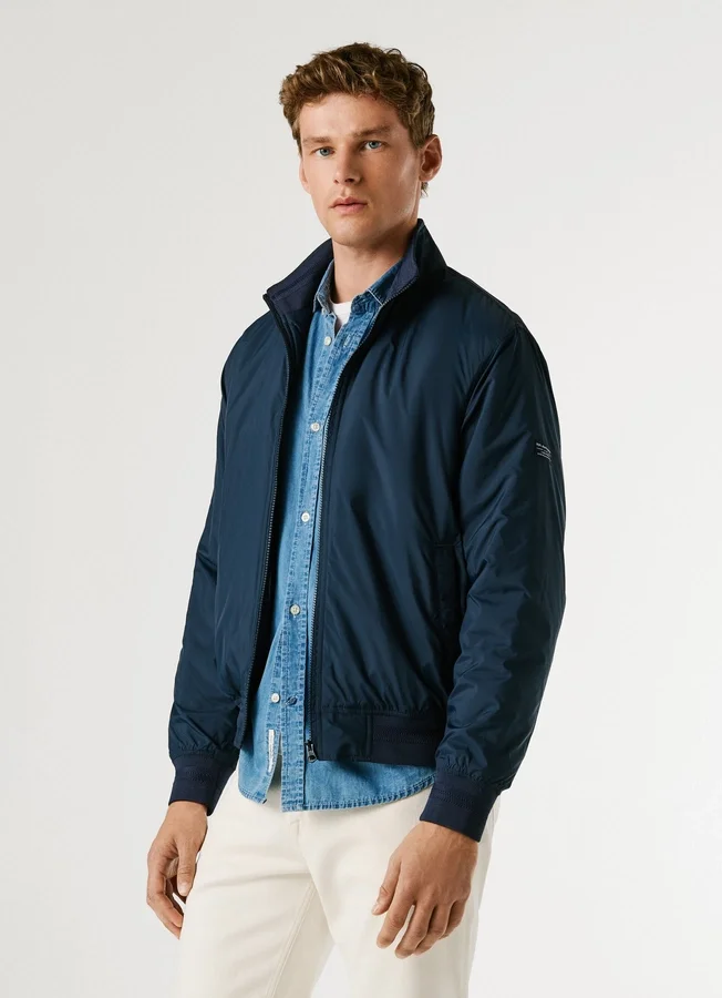 Harrington-Jacke mit hohem Kragen Harrington-Jacke mit hohem Kragen