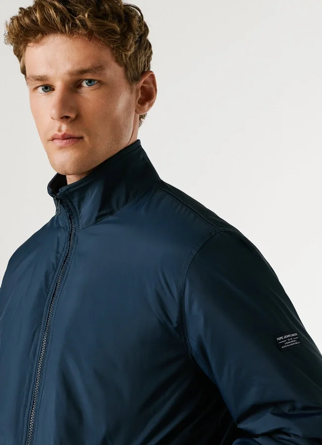 Harrington-Jacke mit hohem Kragen Harrington-Jacke mit hohem Kragen