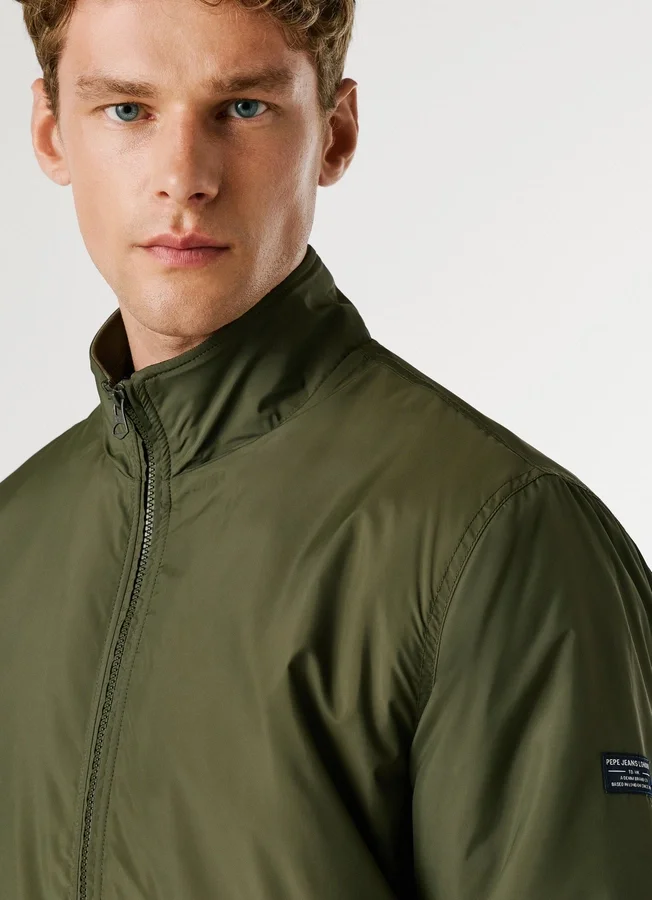 Harrington-Jacke mit hohem Kragen Harrington-Jacke mit hohem Kragen
