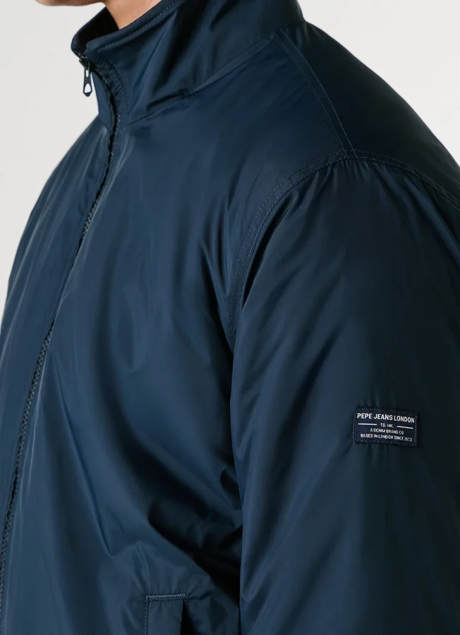 Harrington-Jacke mit hohem Kragen Harrington-Jacke mit hohem Kragen