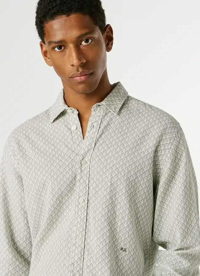 Hemd mit geometrischem Print in Regular Fit Hemd mit geometrischem Print in Regular Fit