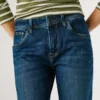 High-Rise-Jeans mit schmal zulaufender Passform – Violett High-Rise-Jeans mit schmal zulaufender Passform – Violett