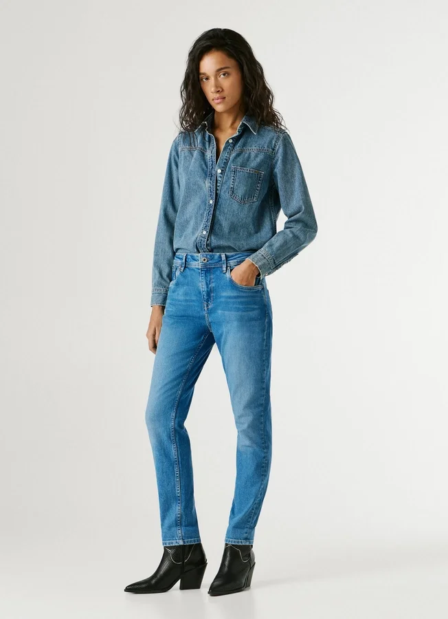 High-Rise-Jeans mit schmal zulaufender Passform – Violett High-Rise-Jeans mit schmal zulaufender Passform – Violett