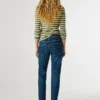 High-Rise-Jeans mit schmal zulaufender Passform – Violett High-Rise-Jeans mit schmal zulaufender Passform – Violett