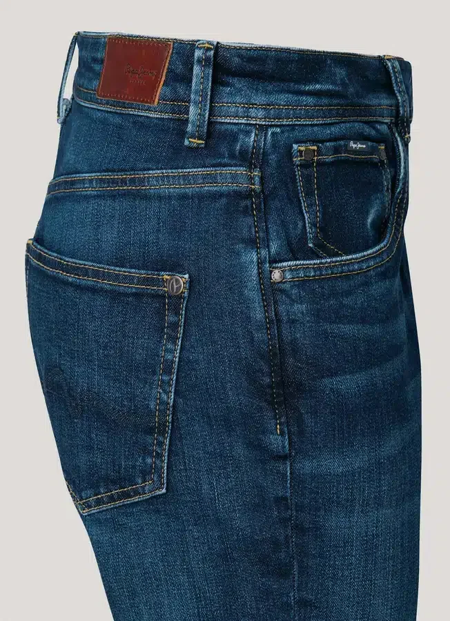High-Rise-Jeans mit schmal zulaufender Passform – Violett High-Rise-Jeans mit schmal zulaufender Passform – Violett