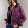 Jacke mit bedrucktem Hemdkragen Jacke mit bedrucktem Hemdkragen