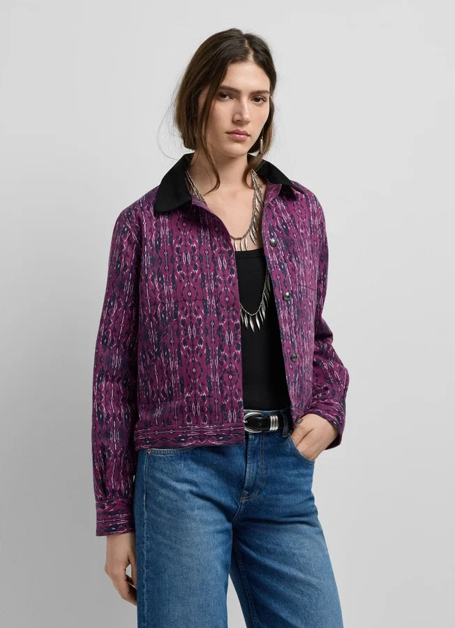 Jacke mit bedrucktem Hemdkragen Jacke mit bedrucktem Hemdkragen