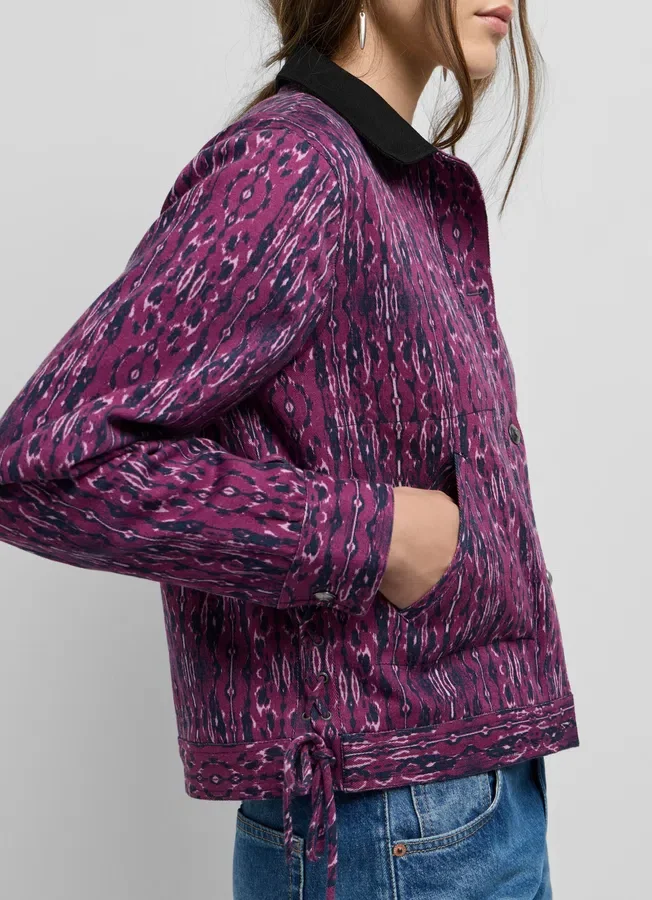 Jacke mit bedrucktem Hemdkragen Jacke mit bedrucktem Hemdkragen