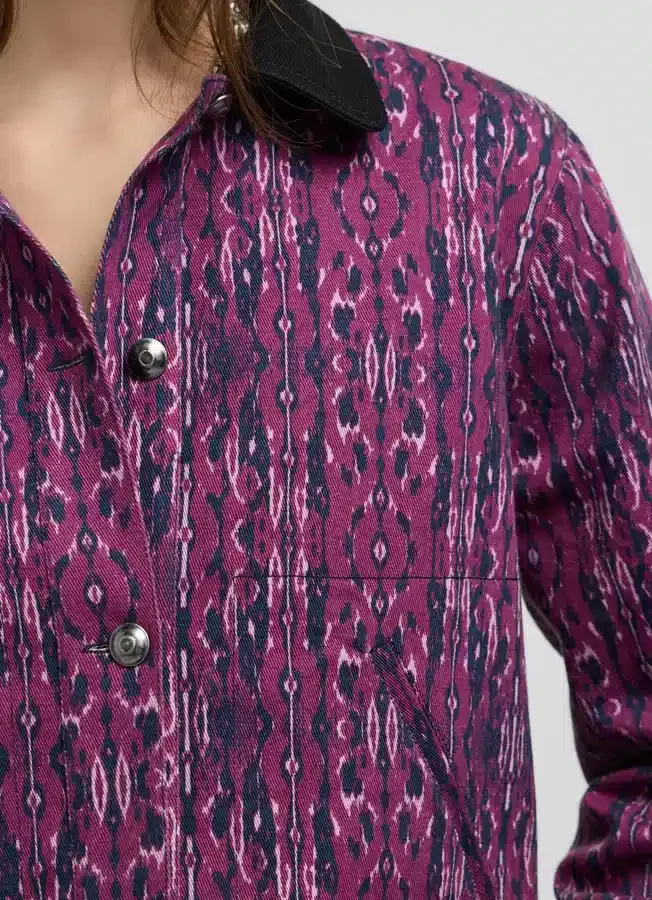 Jacke mit bedrucktem Hemdkragen Jacke mit bedrucktem Hemdkragen