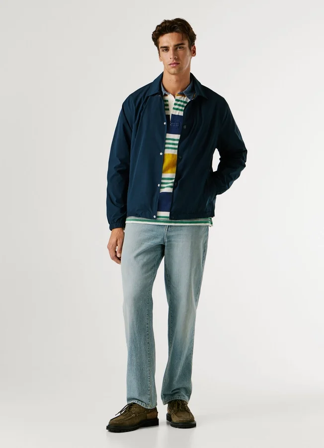 Jacke mit Druckknöpfen Jacke mit Druckknöpfen