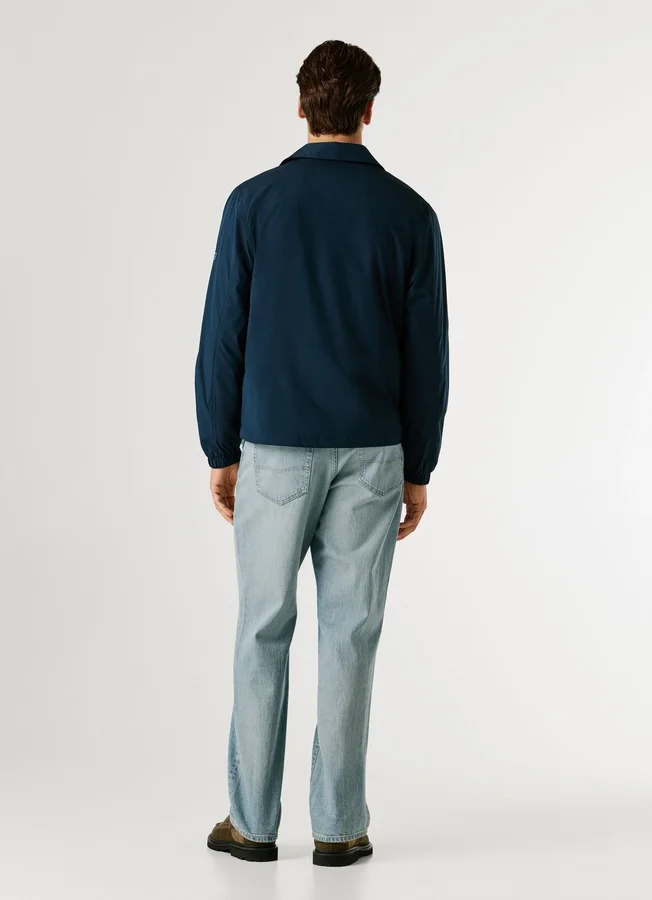 Jacke mit Druckknöpfen Jacke mit Druckknöpfen