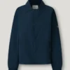 Jacke mit Druckknöpfen Jacke mit Druckknöpfen