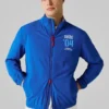 Jacke mit hohem Kragen und Logo