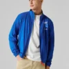 Jacke mit hohem Kragen und Logo