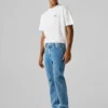 Jeans mit gerader Passform und mittlerer Leibhöhe Jeans mit gerader Passform und mittlerer Leibhöhe