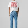 Jeans mit gerader Passform und mittlerer Leibhöhe Jeans mit gerader Passform und mittlerer Leibhöhe