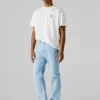 Jeans mit gerader Passform und mittlerer Leibhöhe Jeans mit gerader Passform und mittlerer Leibhöhe