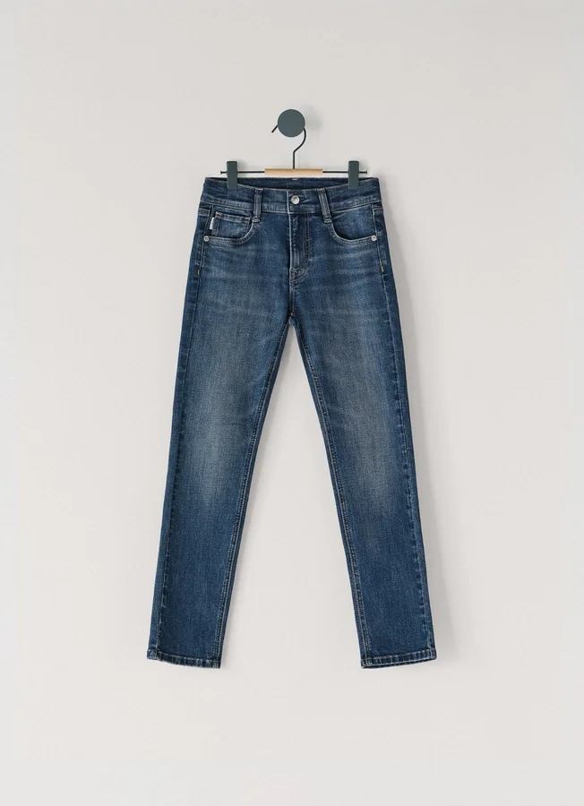 Jeans mit gerader Passform und mittlerer Leibhöhe – Cash Jeans mit gerader Passform und mittlerer Leibhöhe – Cash