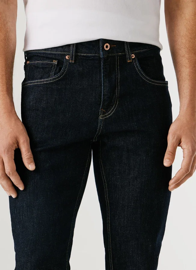Jeans mit gerader Passform und mittlerer Leibhöhe – Cash Jeans mit gerader Passform und mittlerer Leibhöhe – Cash