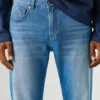 Jeans mit gerader Passform und mittlerer Leibhöhe – Cash