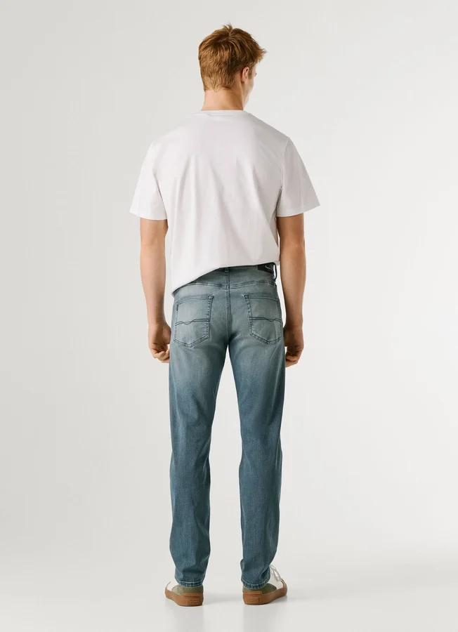 Jeans mit gerader Passform und mittlerer Leibhöhe – Cash Jeans mit gerader Passform und mittlerer Leibhöhe – Cash