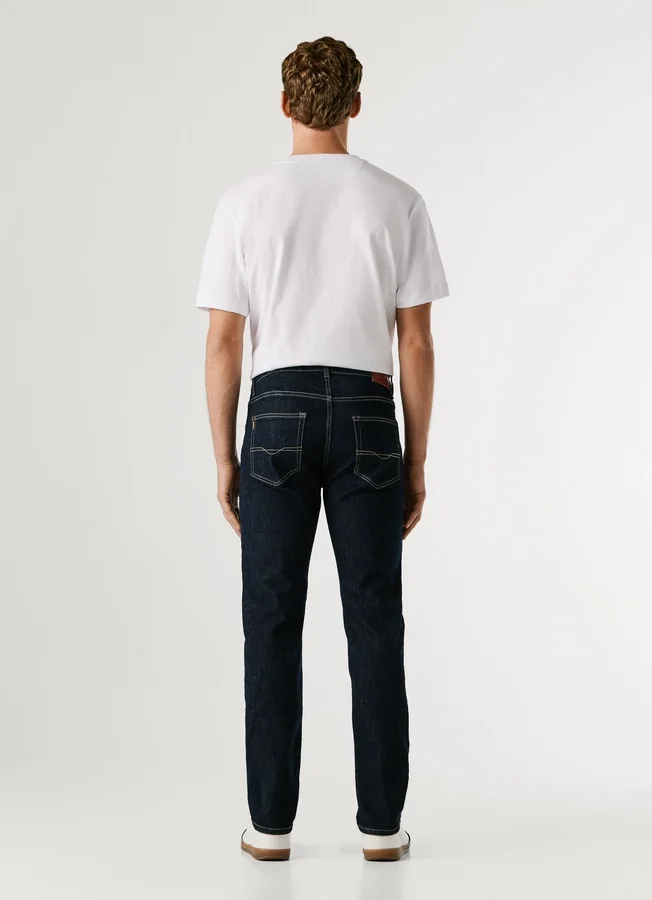 Jeans mit gerader Passform und mittlerer Leibhöhe – Cash Jeans mit gerader Passform und mittlerer Leibhöhe – Cash