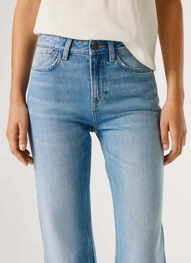 Jeans mit hoher Leibhöhe und ausgestelltem Schnitt – Willa Jeans mit hoher Leibhöhe und ausgestelltem Schnitt – Willa
