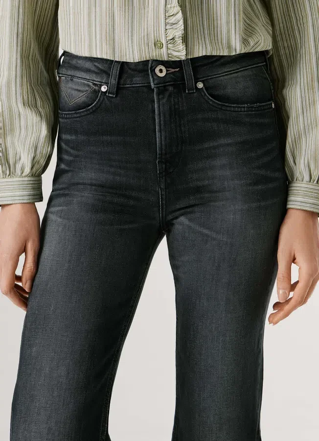 Jeans mit hoher Leibhöhe und ausgestelltem Schnitt – Willa Jeans mit hoher Leibhöhe und ausgestelltem Schnitt – Willa