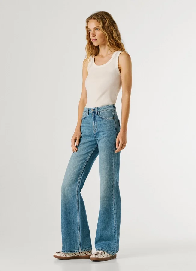 Jeans mit hoher Leibhöhe und ausgestelltem Schnitt – Willa Jeans mit hoher Leibhöhe und ausgestelltem Schnitt – Willa