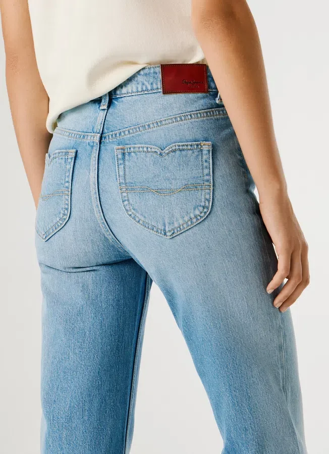 Jeans mit hoher Leibhöhe und ausgestelltem Schnitt – Willa Jeans mit hoher Leibhöhe und ausgestelltem Schnitt – Willa