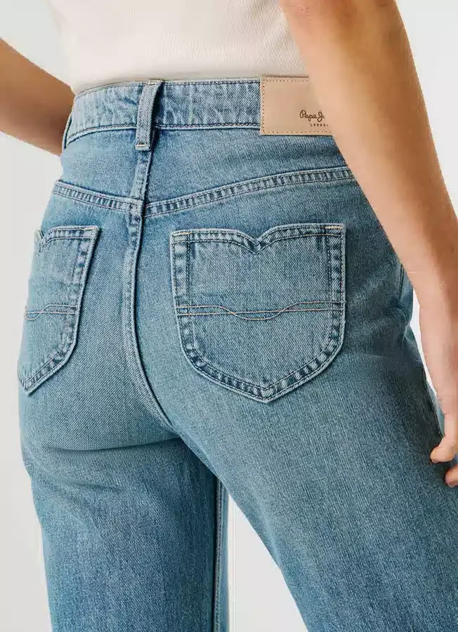 Jeans mit hoher Leibhöhe und ausgestelltem Schnitt – Willa Jeans mit hoher Leibhöhe und ausgestelltem Schnitt – Willa