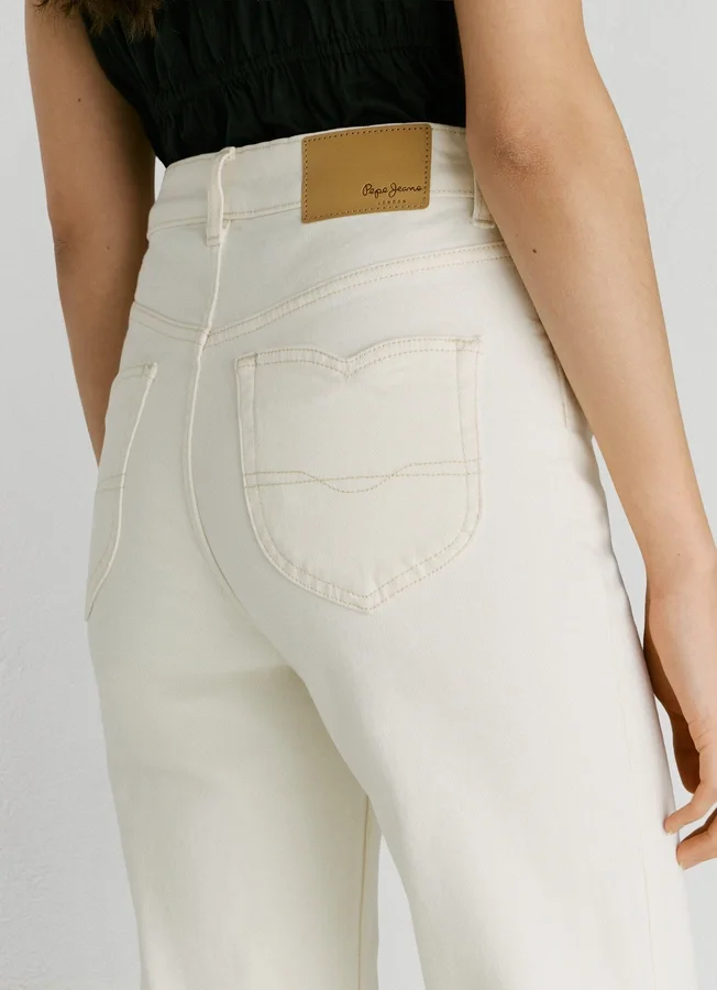 Jeans mit hoher Leibhöhe und ausgestelltem Schnitt – Willa Jeans mit hoher Leibhöhe und ausgestelltem Schnitt – Willa