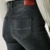 Jeans mit hoher Leibhöhe und ausgestelltem Schnitt – Willa Jeans mit hoher Leibhöhe und ausgestelltem Schnitt – Willa