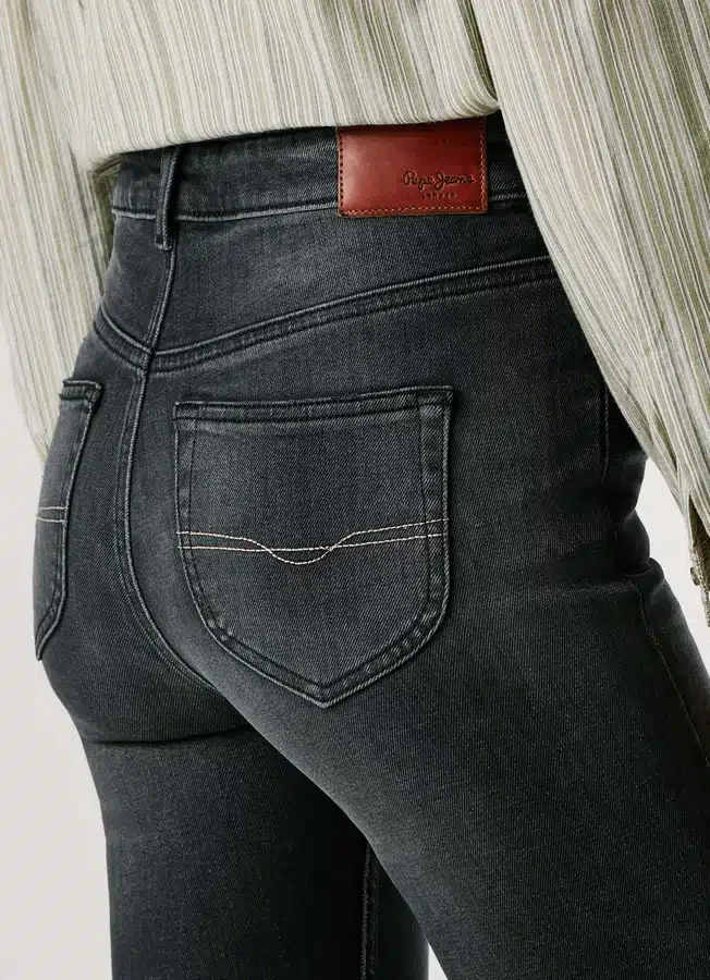 Jeans mit hoher Leibhöhe und ausgestelltem Schnitt – Willa Jeans mit hoher Leibhöhe und ausgestelltem Schnitt – Willa