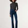 Jeans mit hoher Taille und ausgestelltem Schnitt Jeans mit hoher Taille und ausgestelltem Schnitt