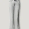 Jeans mit mittlerer Leibhöhe und Bootcut-Passform – Piper Jeans mit mittlerer Leibhöhe und Bootcut-Passform – Piper