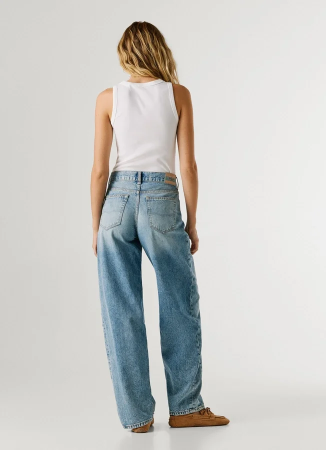 Jeans mit mittlerer Leibhöhe und lockerer Passform Jeans mit mittlerer Leibhöhe und lockerer Passform