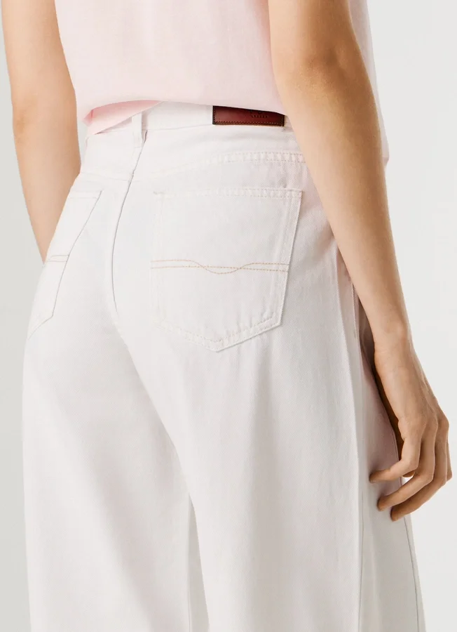 Jeans mit mittlerer Leibhöhe und lockerer Passform Jeans mit mittlerer Leibhöhe und lockerer Passform