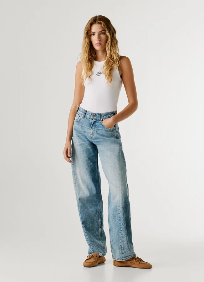Jeans mit mittlerer Leibhöhe und lockerer Passform Jeans mit mittlerer Leibhöhe und lockerer Passform