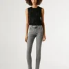 Jeans mit mittlerer Leibhöhe und Skinny-Passform – Regent Jeans mit mittlerer Leibhöhe und Skinny-Passform – Regent
